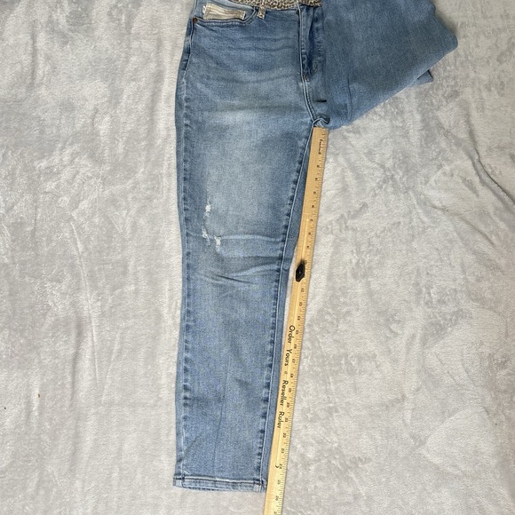 Judy Blue Slim Fit Jeans Women's 11/30 Light Wash Leopard Waistband - Picture 11 of 12